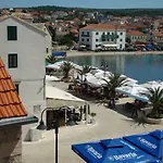 Tutini Dvori פרימוסטן
