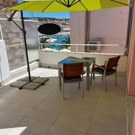 Appartamento Tutini Dvori Primošten