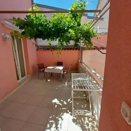 Tutini Dvori