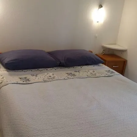 Tutini Dvori Apartment Primosten