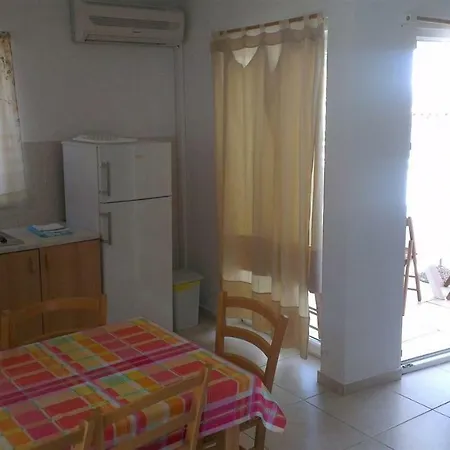 Tutini Dvori Appartamento Primošten