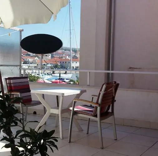 Tutini Dvori 아파트 *